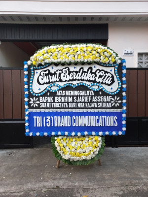 Papan Bunga Duka di Kejajar